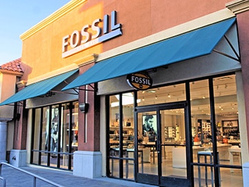 Fossil Upgrades Stores with Solais Lighting’s Unique VioLight Color-Enhancing LED Technology